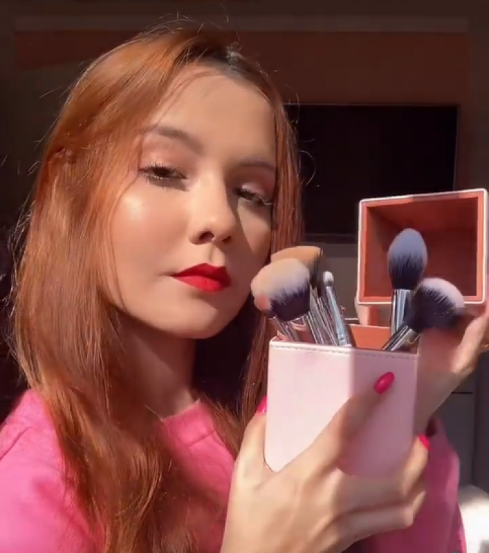 Kit Profissional de 10pcs de Pincéis de Maquiagem com Suporte Magnético, Rosa