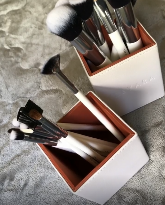 Kit Profissional de 15pcs de Pincéis de Maquiagem com Suporte Magnético, Branco