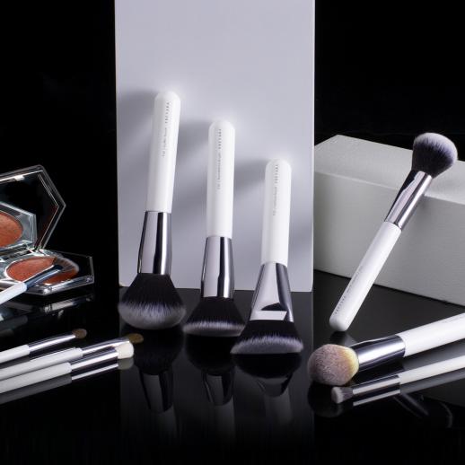 FREYARA Professional Makeup Brushes 15pcs Set with Magnetic Holder, White