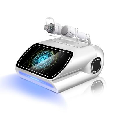 Dispositivo profesional de microagujas de radiofrecuencia dorada para rostro y cuerpo con martillo de hielo para reducir los poros, rellenar las cicatrices del acné, reafirmar la piel flácida, eliminar las arrugas, controlar la piel grasa y reducir los pu