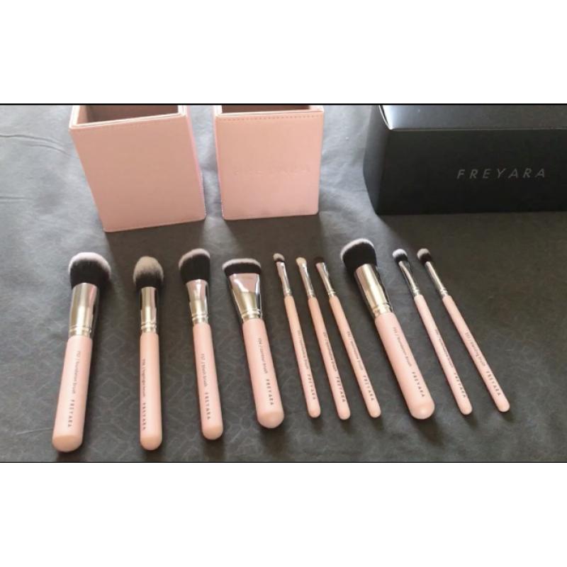 Set Kuas Makeup Profesional 10pcs Dengan Pemegang Magnet, Merah Jambu