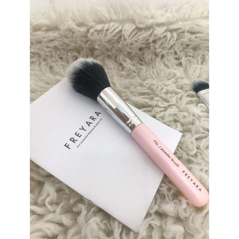 Kuas Makeup Profesional Set 25pcs Berkilau Warna Merah Jambu