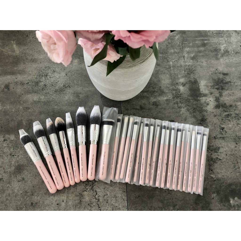 FREYARA Professional Makeup Brushes Set 25pcs Complete Collection, Glitter Pink