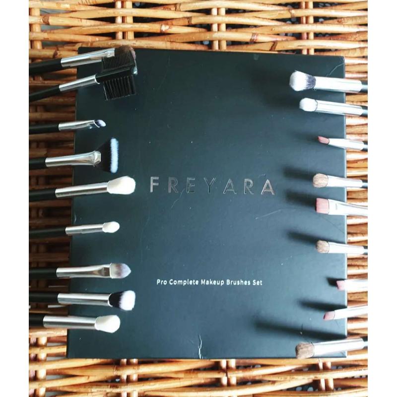 FREYARA Pincéis Maquiagem Profissional Kit 30pcs, Clássico Preto