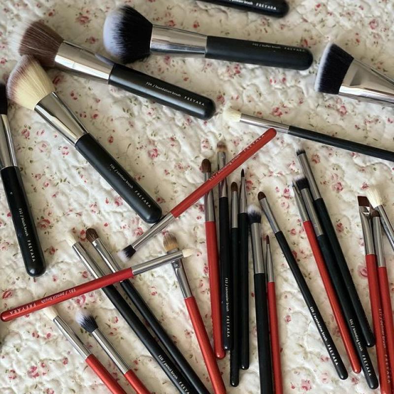 FREYARA Pincéis Maquiagem Profissional Kit 30pcs, Clássico Preto