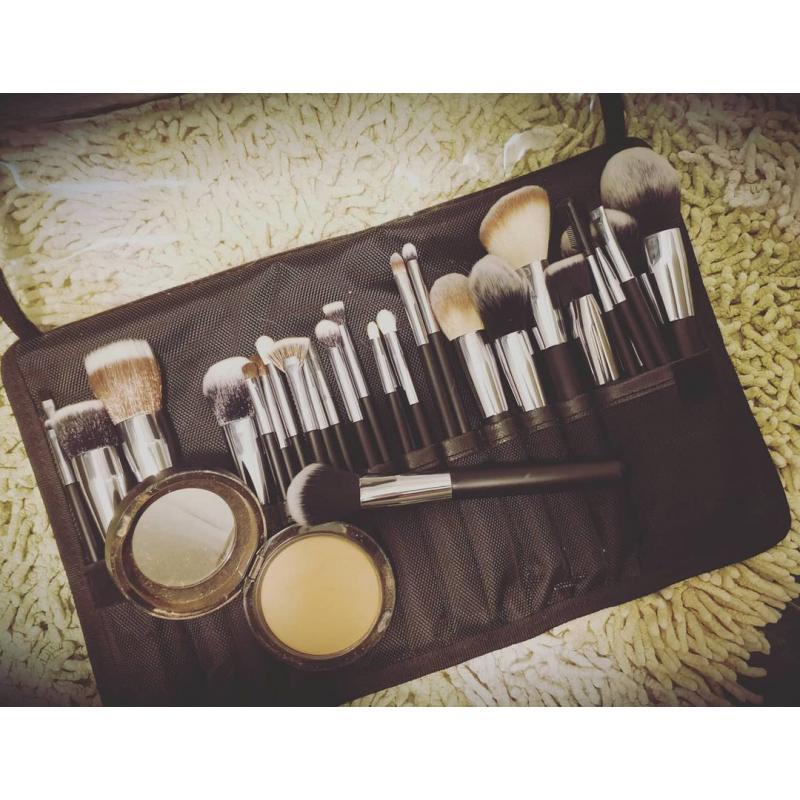 FREYARA Pincéis Maquiagem Profissional Kit 30pcs, Clássico Preto