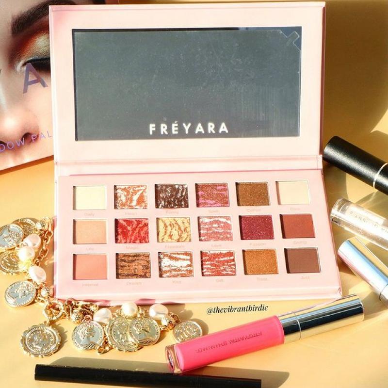 FREYARA Cosmetics - Pro Makeup Brushes, Eyeshadow Palettes & Accessories
