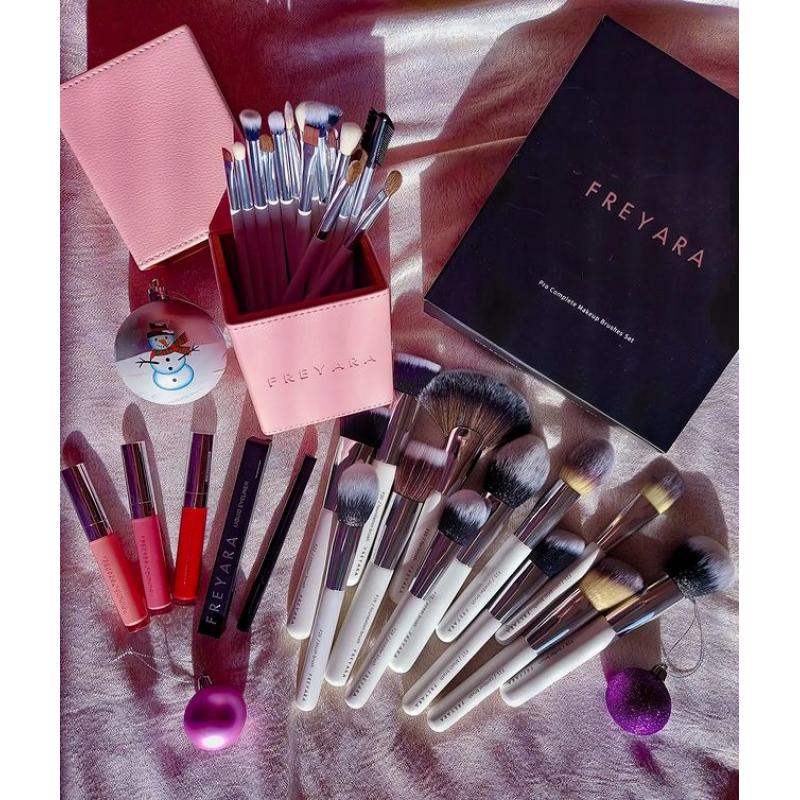 Kit Profissional de 30pcs Pincéis de Maquiagem Profissional Branco com Suporte Magnético Rosa