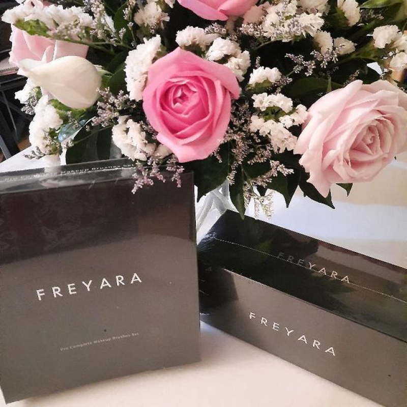 Kit Profissional de 25pcs Pincéis de Maquiagem com Suporte Magnético, Rosa