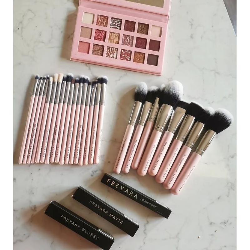 Kit Profissional de 25pcs Pincéis de Maquiagem Rosa com Paleta de Sombras Dark Nude