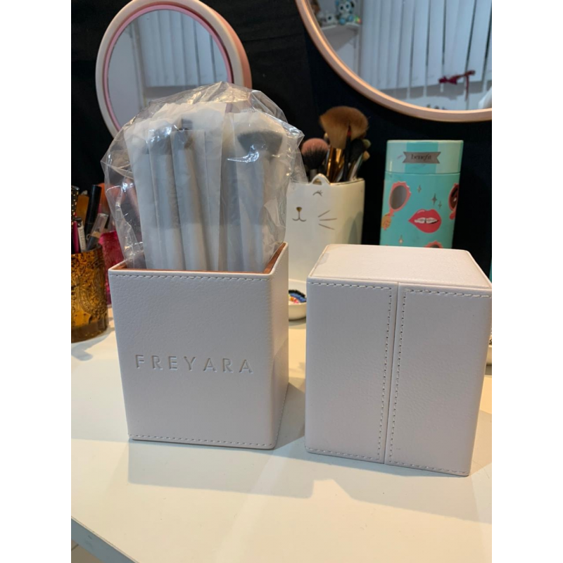 Kit Profissional de 15pcs de Pincéis de Maquiagem com Suporte Magnético, Branco