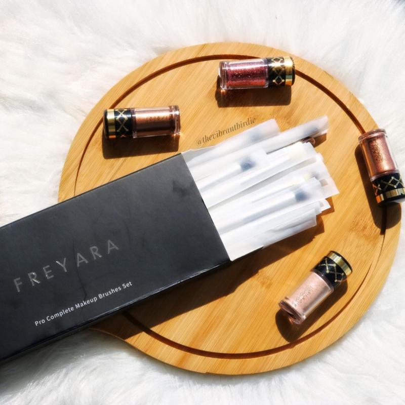 Kit Profissional de 17pcs Pincéis de Sombra  Clássico Branco