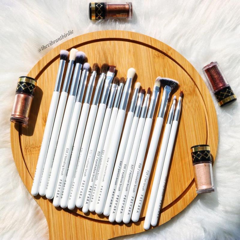 FREYARA Pincéis Maquiagem Profissional Kit 30pcs, Clássico Branco