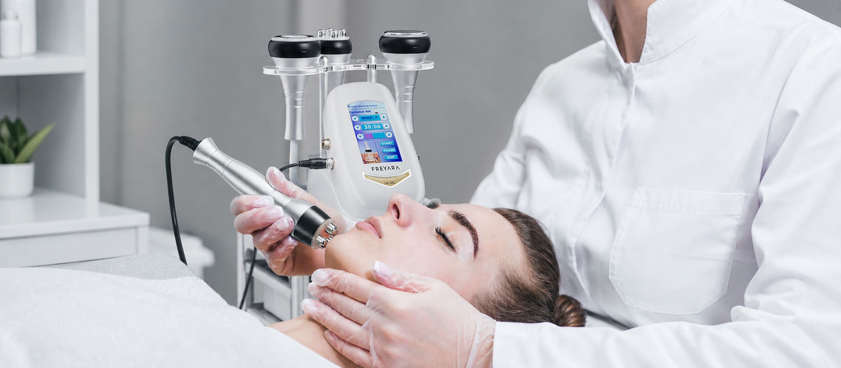Professional FREYARA beauty treatment in progress