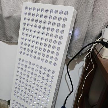 LED red light therapy panel