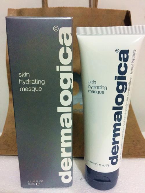 Dermapen treatment demonstration in clinical setting