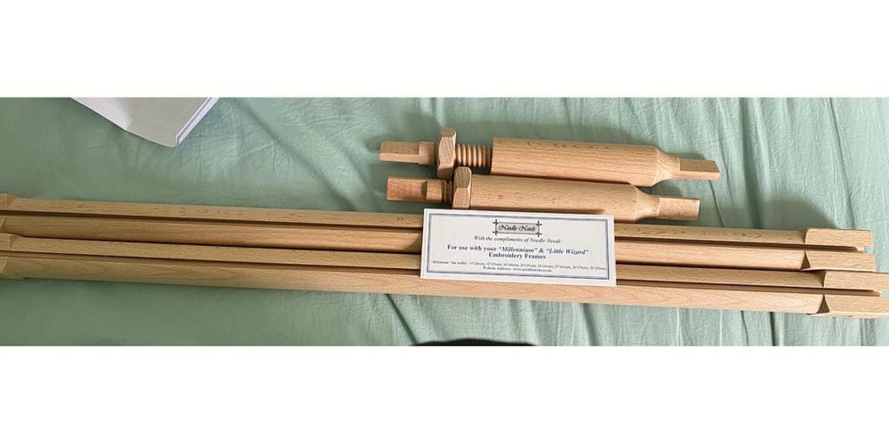 Medical professional using disposable needle cartridges