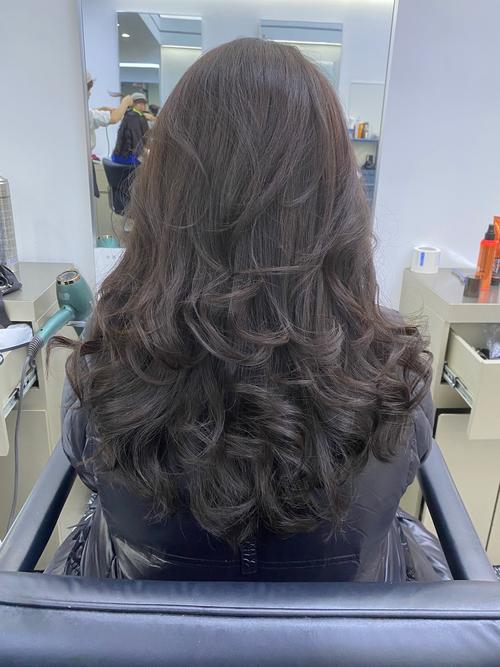 Hot air styler assembly line with quality checkpoints