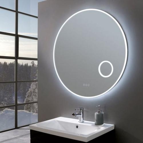 Modern bathroom with rectangle mirror demonstration