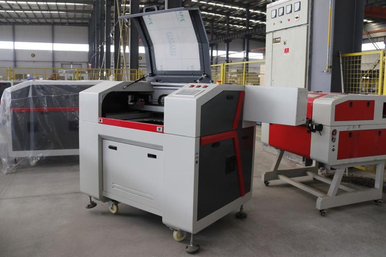 Small laser engraving machine engraving wooden sign