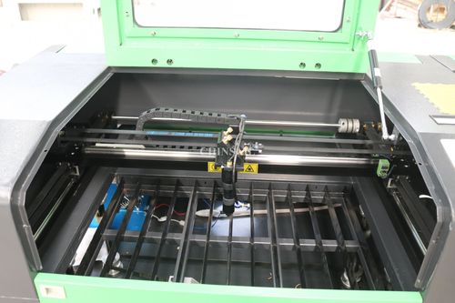 laser cutting machine