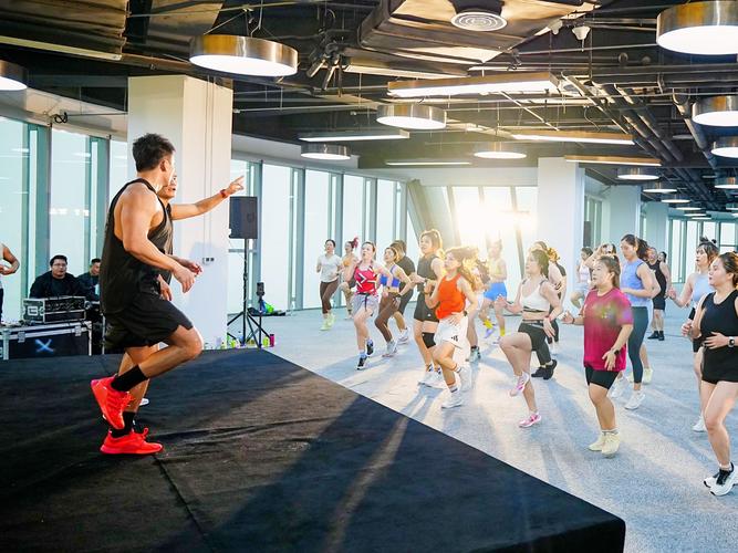 Athlete using body light therapy for muscle recovery