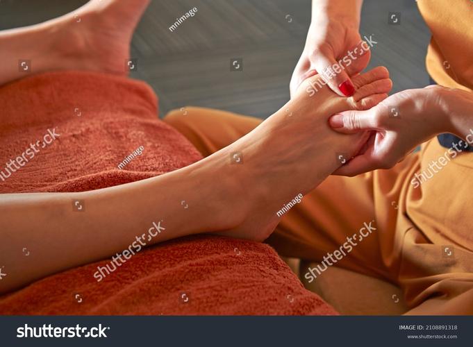 red light therapy for hands and feet