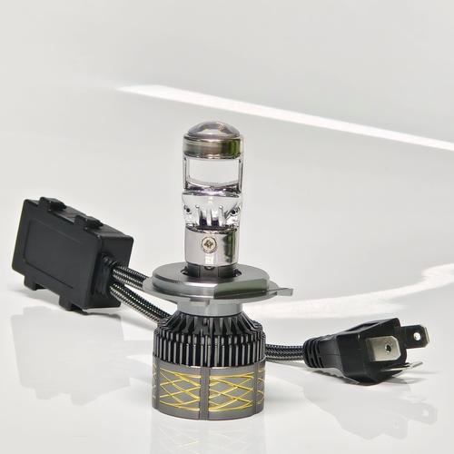 Professional microneedling head cartridges in clinical setting